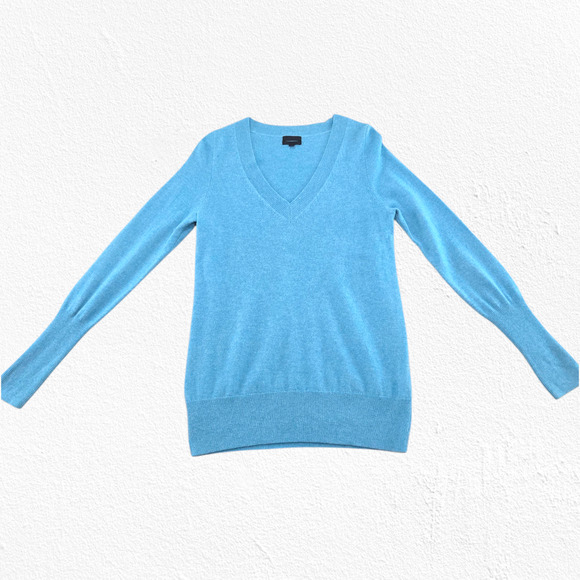 J. Crew Soft Blue Italian Cashmere V-Neck Popover Cozy Knit Sweater Size Medium - Picture 7 of 10